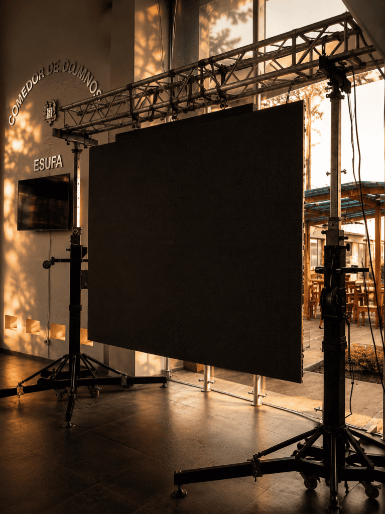 Alquiler de pantallas LED para producción de eventos profesionales